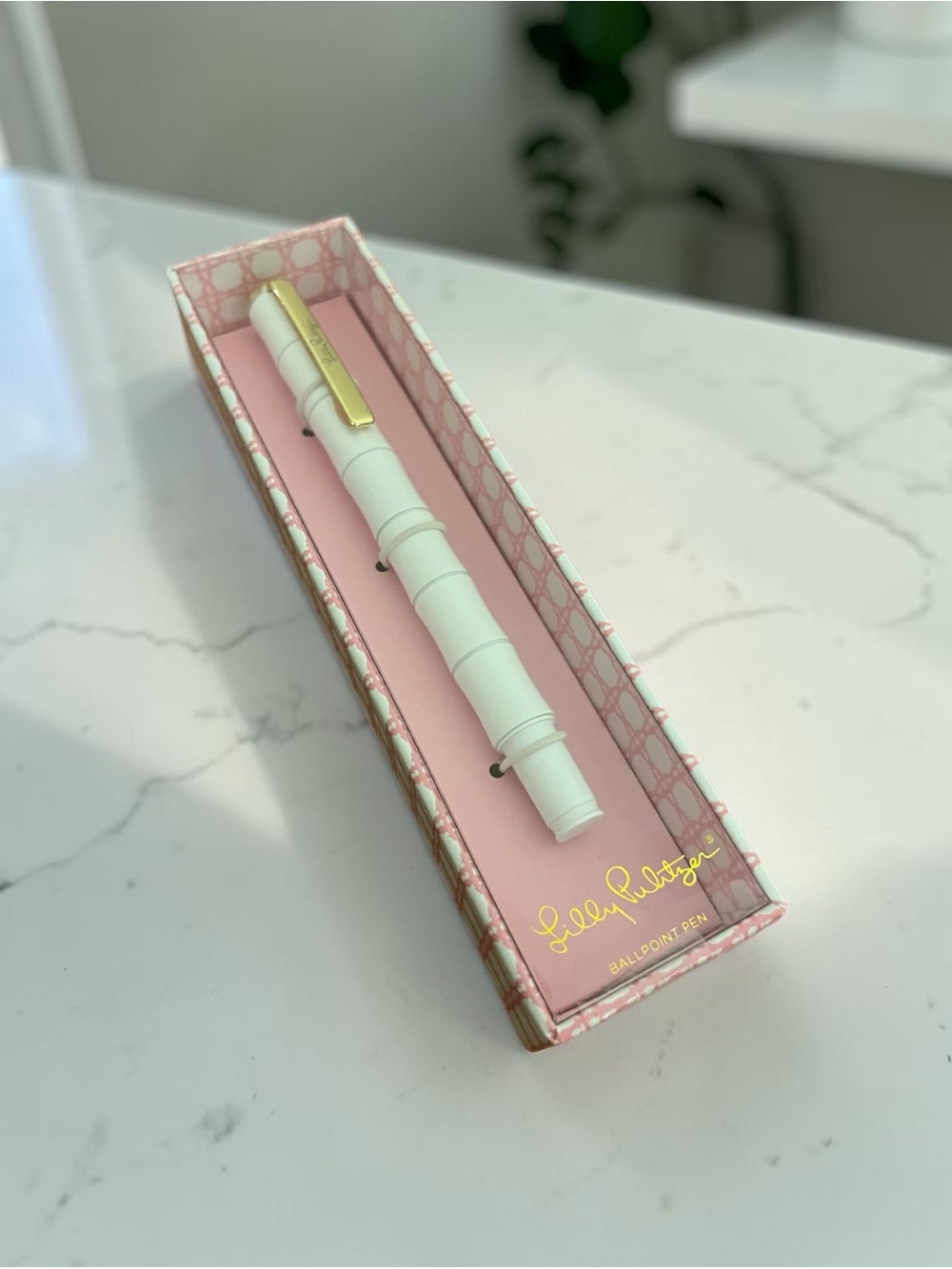 Lilly Pulitzer White Pen with Gold Clip in Pink Gift Box